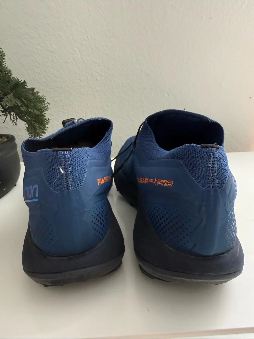 Salomon pulsar trail pro Men size 10.5 Blue Trail Runner with Orange Accents